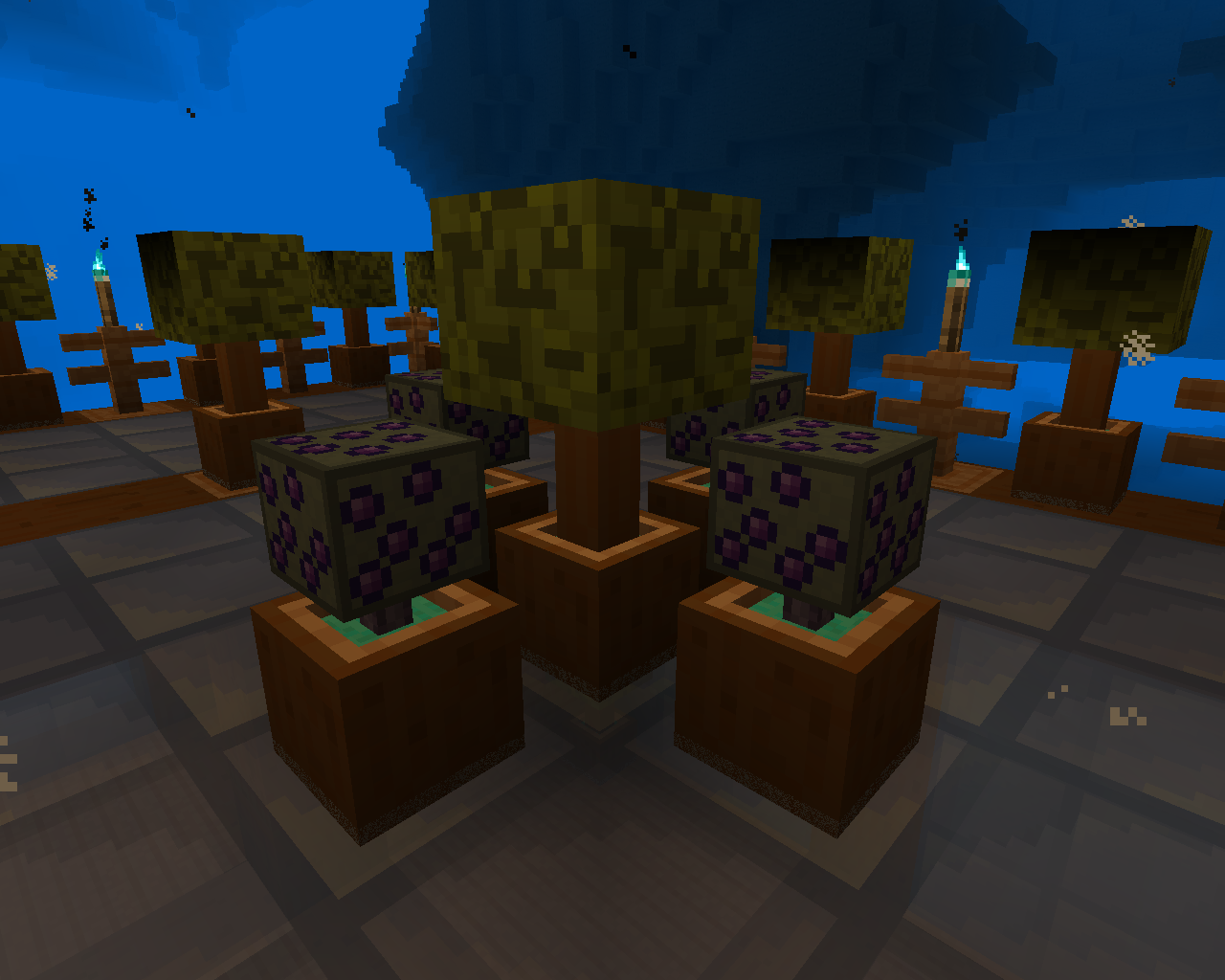 Pots with dwarf pine and blueberries (added in 1.4)