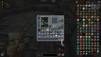 Items have particles, custom GUI and full item recipe list !