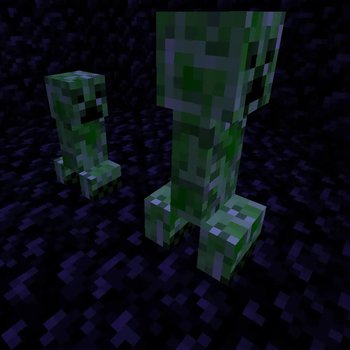 baby creeper behind normal creepers
