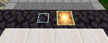 Glass pane and glowing item frame