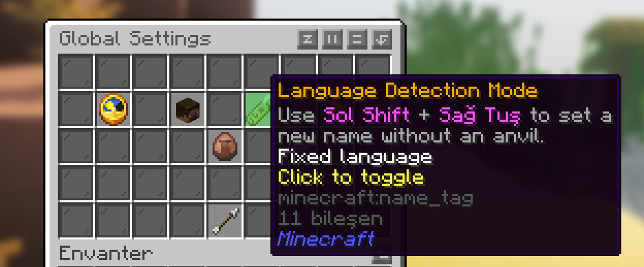 The same interface displayed according to each player's Minecraft client language.
