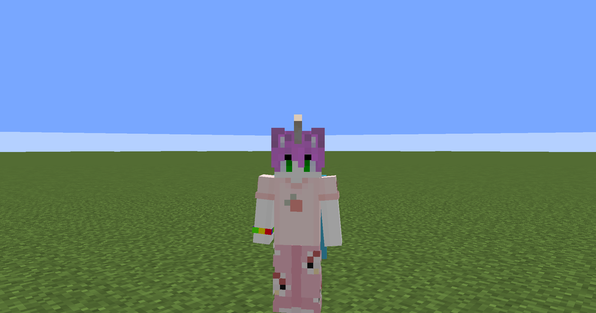 a minevraft screenshot with a player wearing an end rod as a unicorn horn