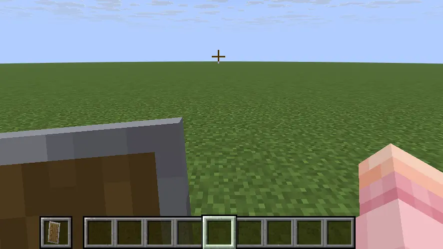 Back and forth switch of the Main hand in the hotbar and offhand.