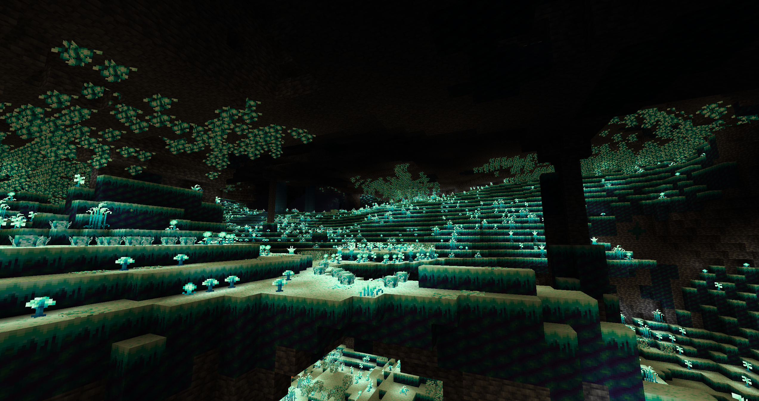 A well-generated Glowroot Cave, botania and all.