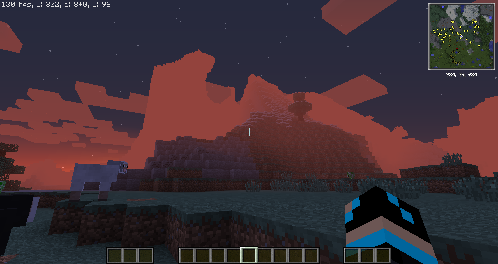 Immagine gameplay della minimap mentre guarda una montagna.