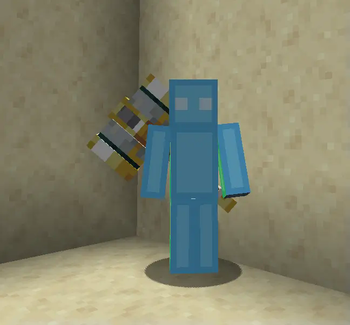 Montu Hammer in lefts arms